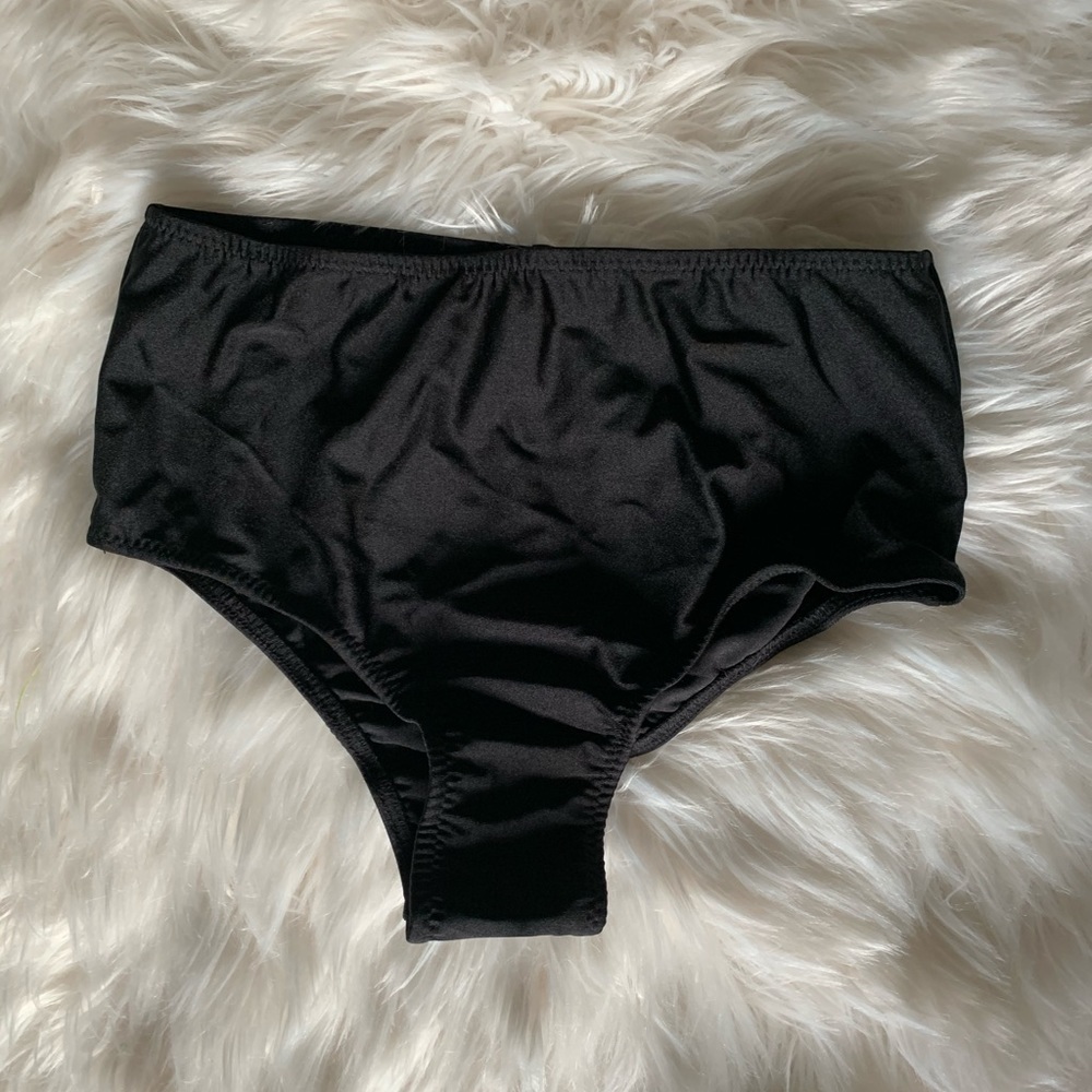Black high wasted bottoms